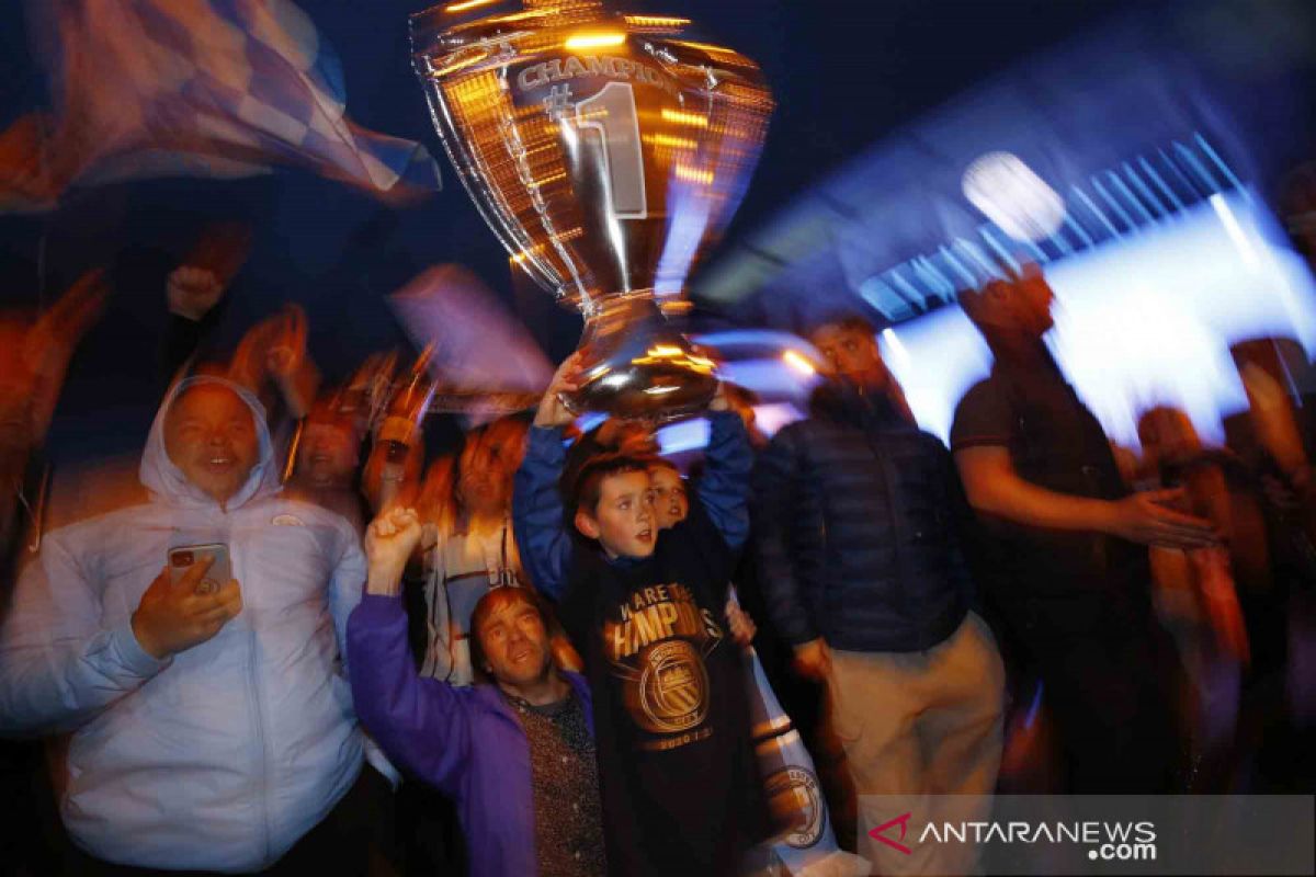 Man City resmi juara Liga Premier usai Leicester kalahkan MU