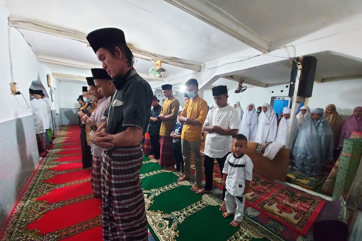 Jamaah Naqshabandiyah Padang sudah merayakan Idul Fitri