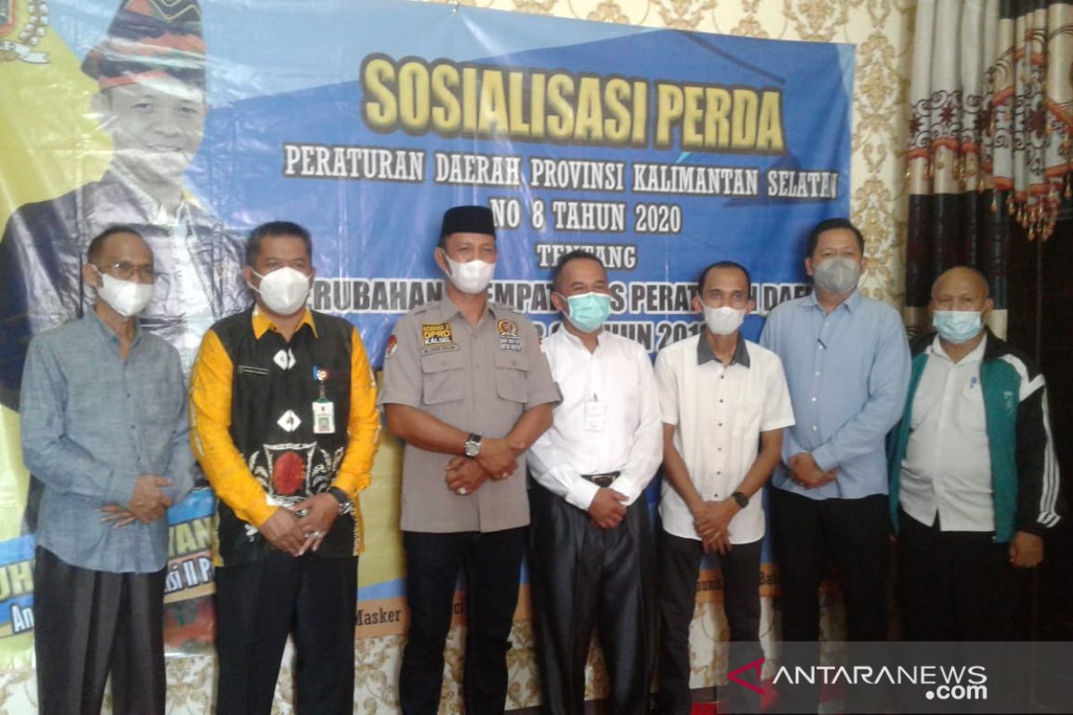 Paman Yani bersama pejabat RSUD Ulin Sosper di Kotabaru