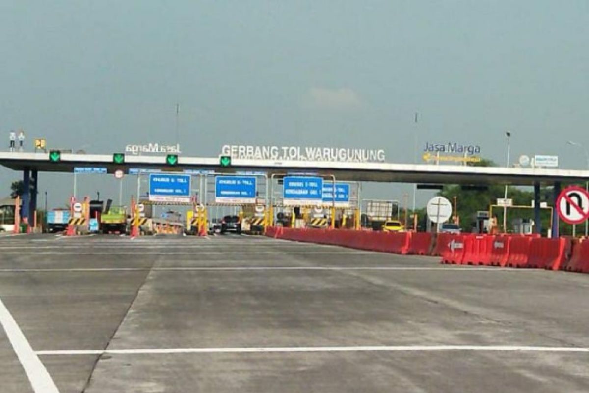 Kendaraan menuju Surabaya melalui GT Warugunung mulai meningkat