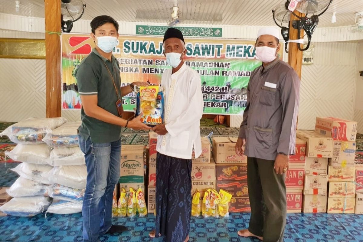 Safari Ramadhan PT SSM sambangi tiga masjid sambil bagikan bantuan