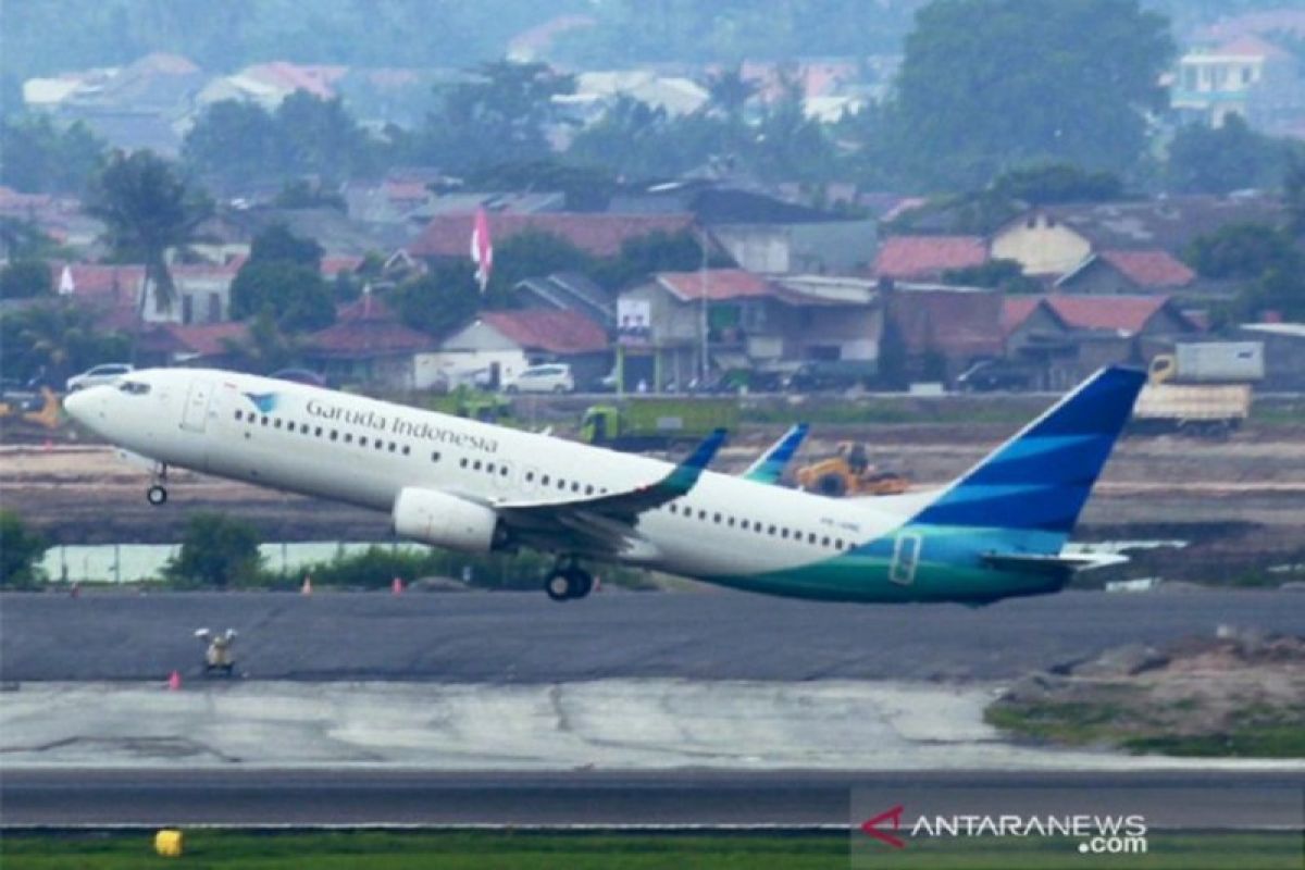 Perdagangan saham Garuda Indonesia dihentikan sementara