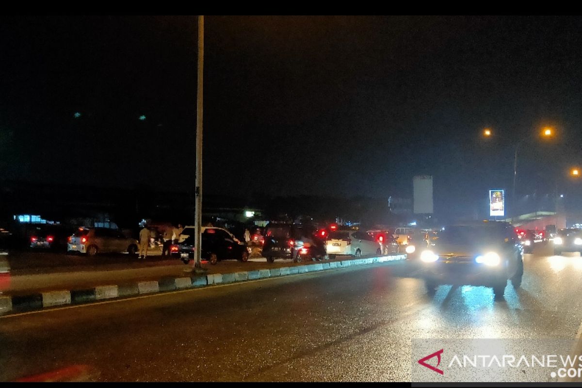 Malam takbiran di Pekanbaru, jalan disekat lebih awal