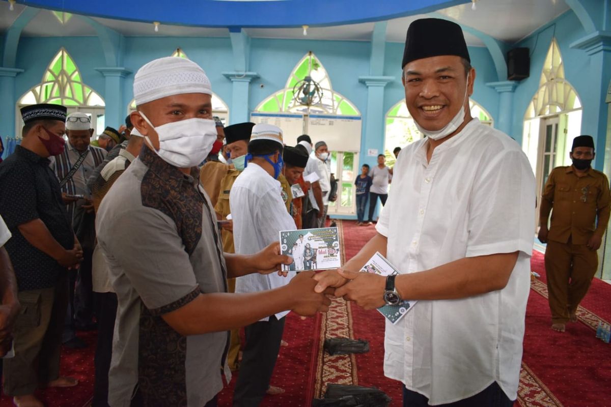 Sambut Idul Fitri, Bupati berikan bantuan untuk 300 orang BKM