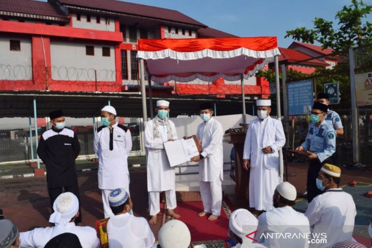 40 narapidana Rutan Riau peroleh remisi bebas