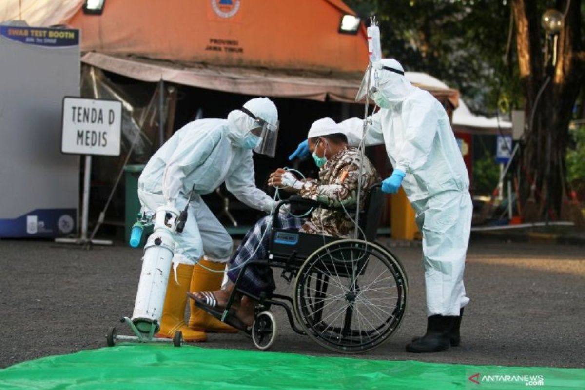 Puluhan pasien COVID-19 ikuti Shalat Idul Fitri di RS Lapangan Indrapura Surabaya