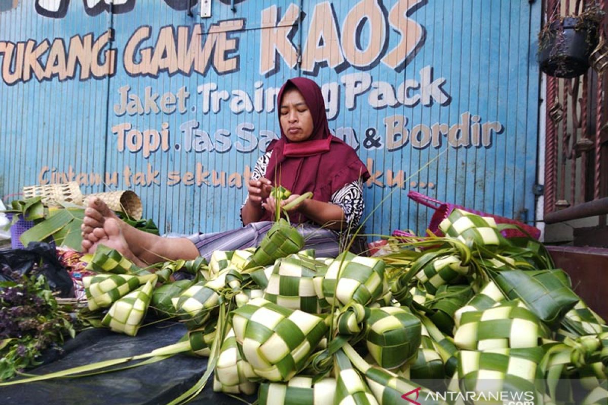 Ketupat Lebaran dekatkan interelasi hati