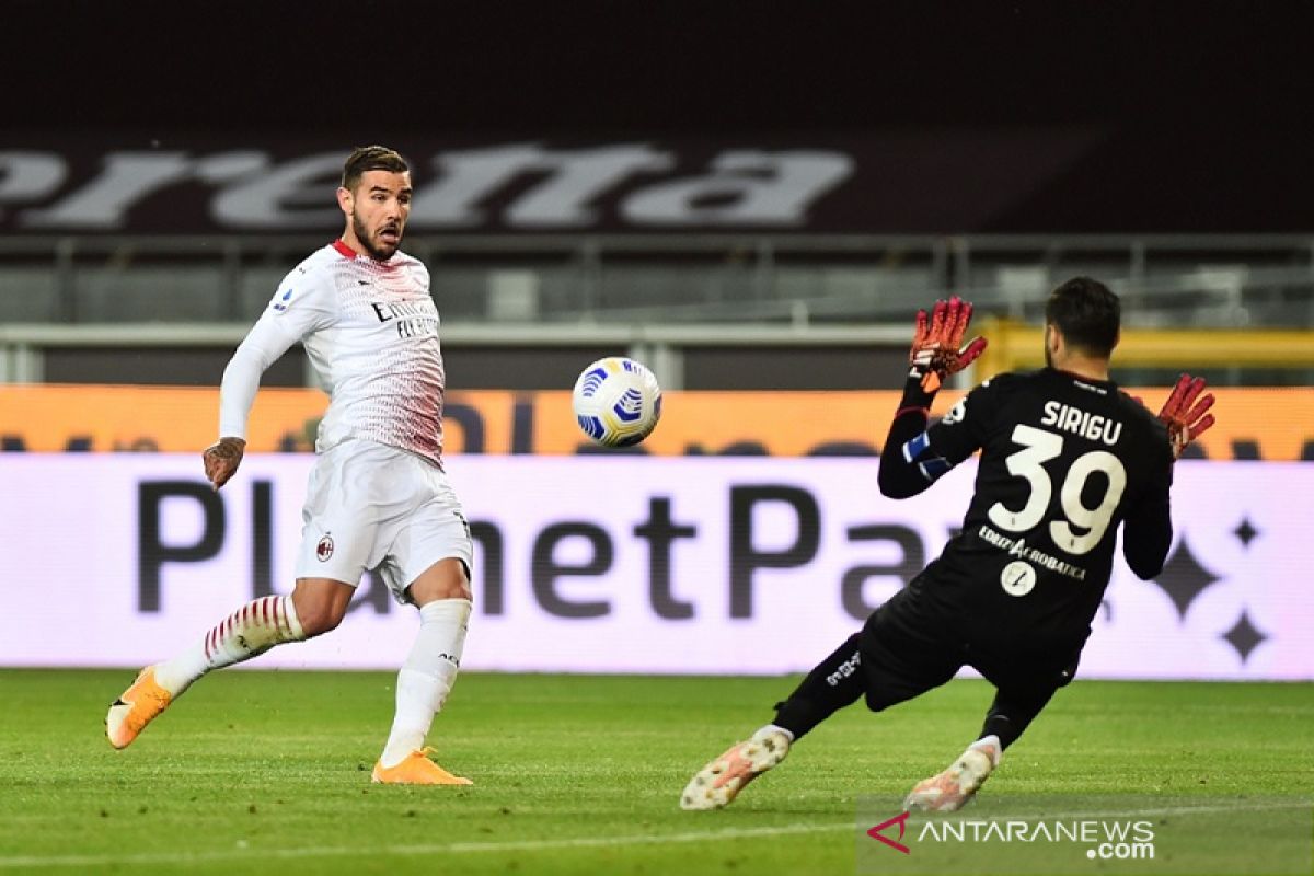 AC Milan lumat Torino 7-0, Stefano Pioli puji Theo Hernandez setinggi langit