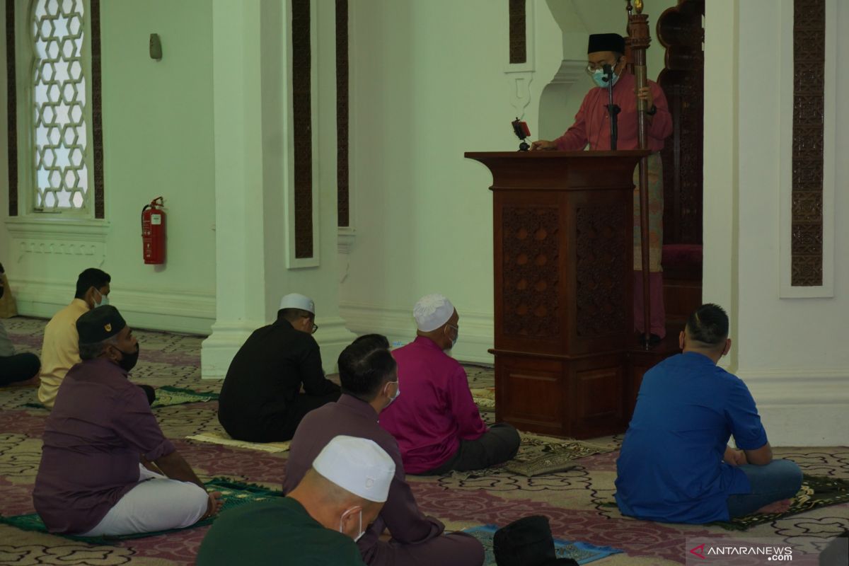 Sholat Idul Fitri di masjid Kuala Lumpur dibatasi 50 orang