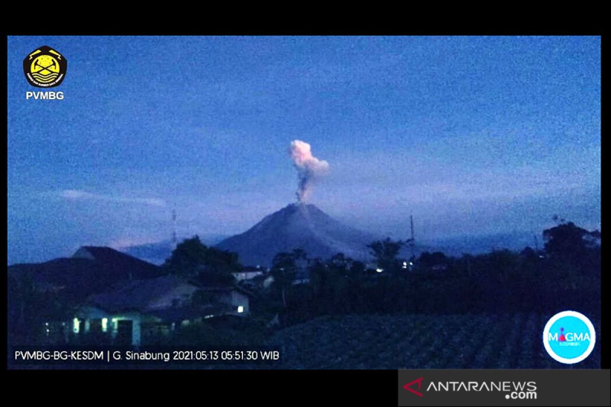 Gunung Sinabung dua kali semburkan abu vulkanik setinggi 1.000 meter