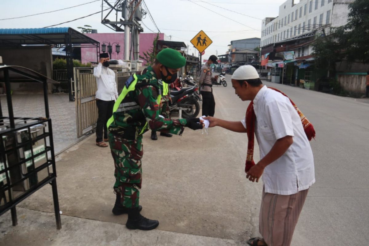 Gugus Tugas COVID-19 Inhil turun ke masjid pastikan shalat sesuai prokes