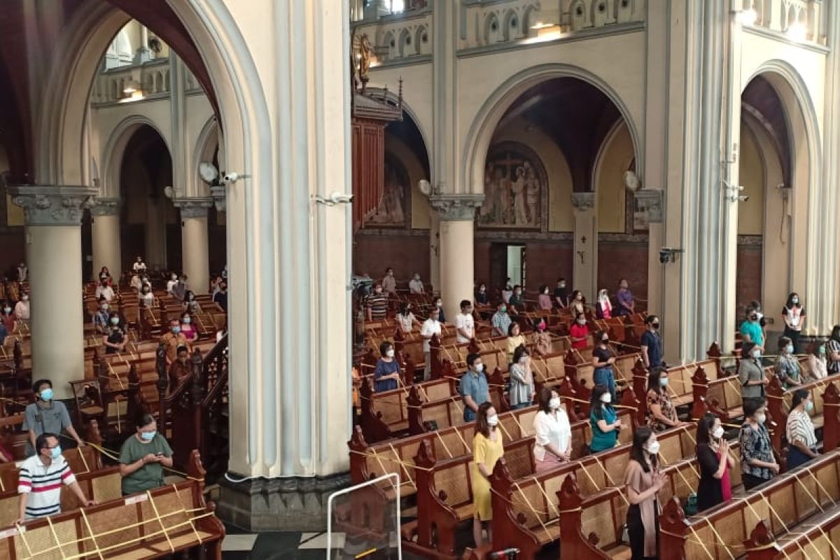 Gereja Katedral terapkan prokes ketat pada ibadah Kenaikan Isa Al Masih