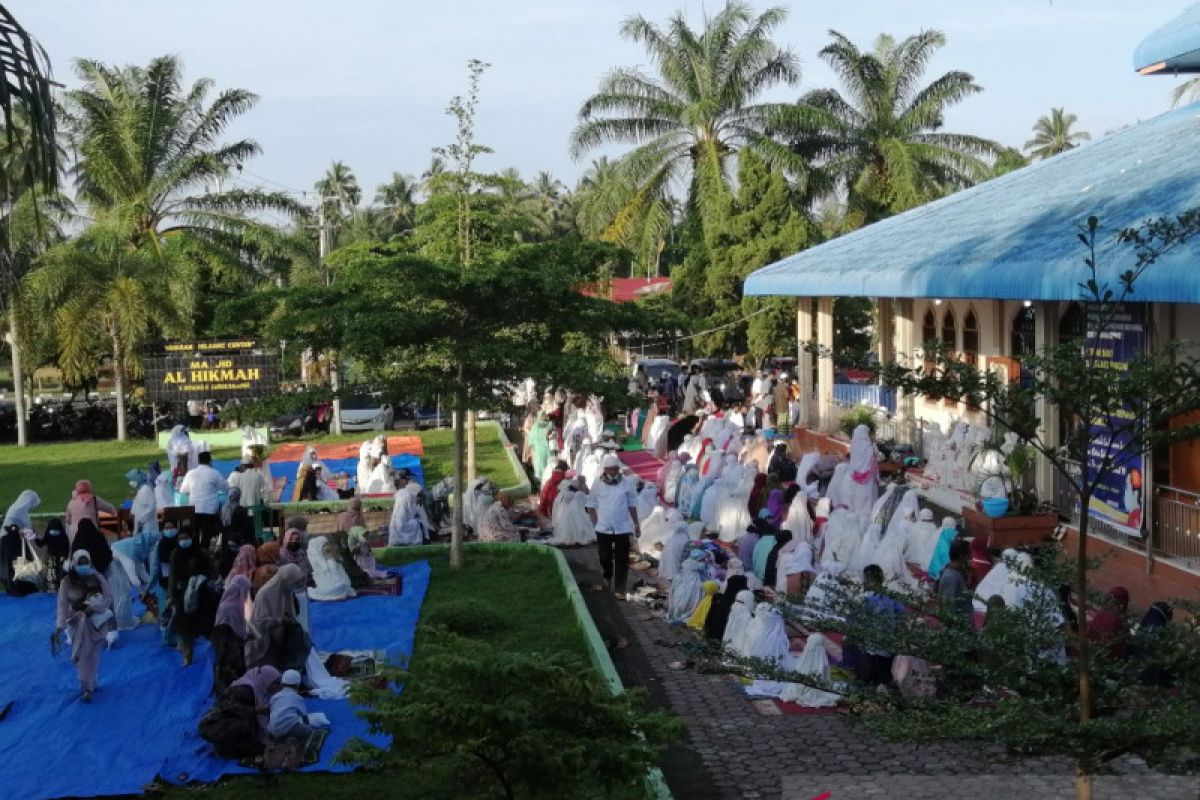 Pengurus masjid dan musala di Agam laksanakan shalat Id dengan protokol kesehatan ketat