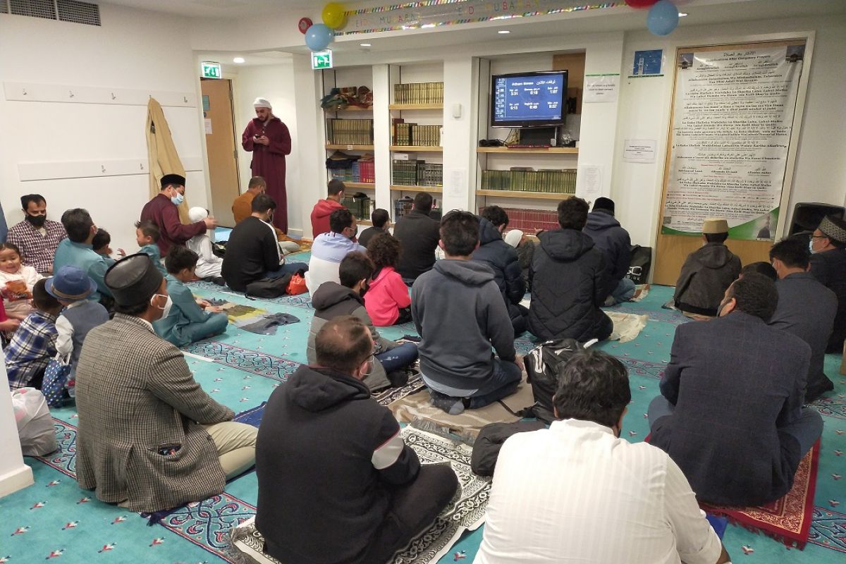 Komunitas muslim di Inggris Raya gelar Sholat Idul Fitri dalam beberapa gelombang