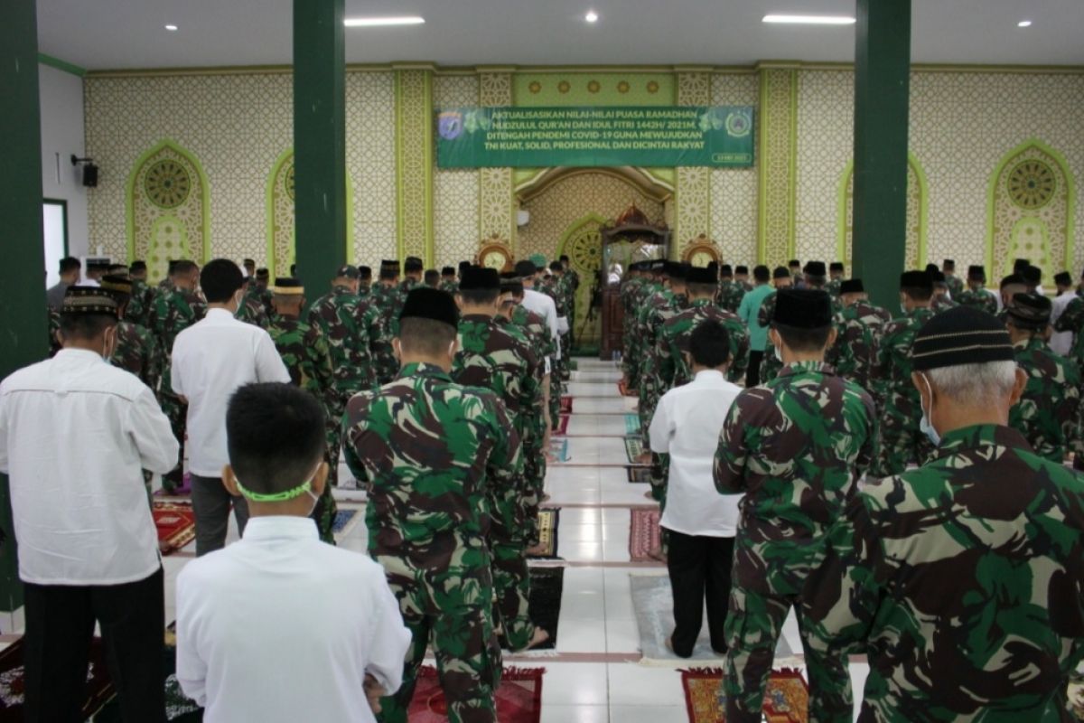 Kodam XII/Tpr laksanakan Shalat Idul Fitri dengan prokes ketat