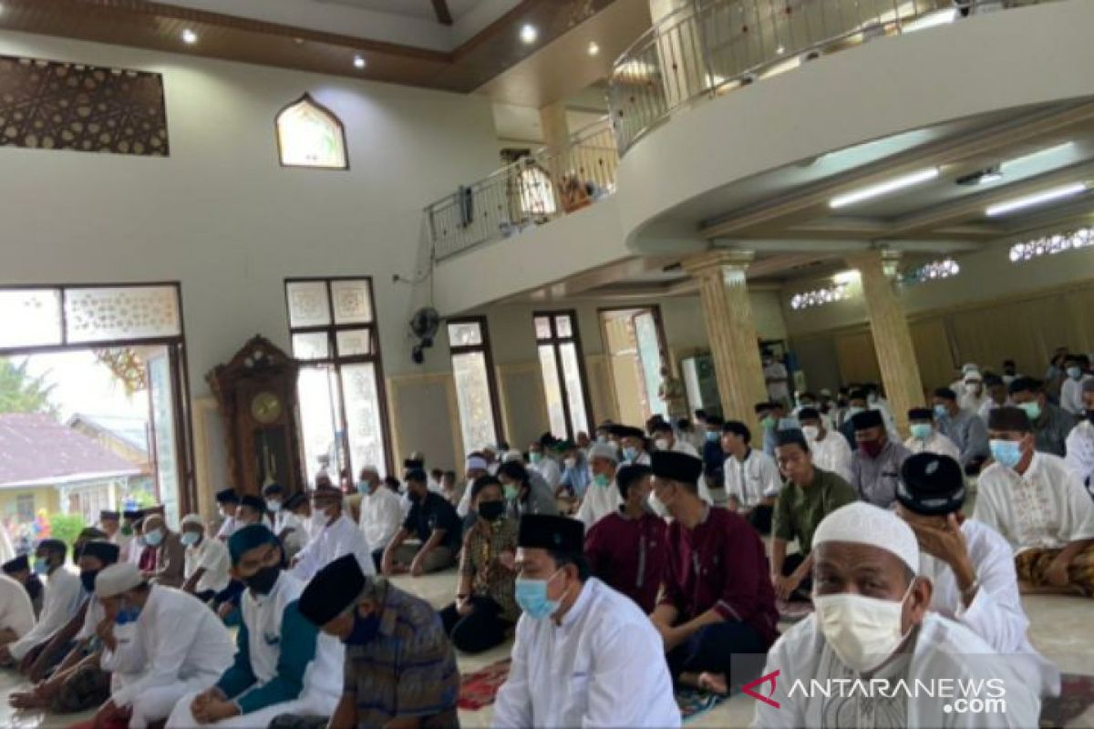 Umat muslim di Belitung shalat Idul Fitri dengan protokol kesehatan