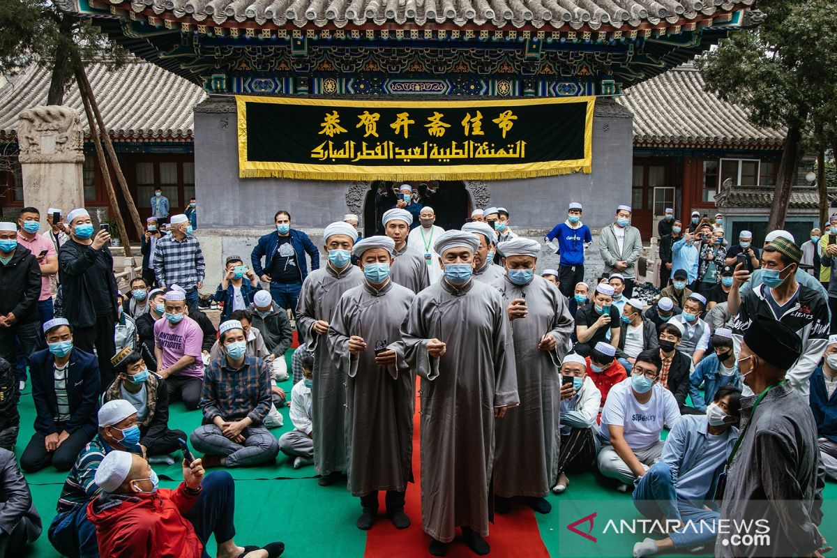 Jamaah Shalat Idul Fitri di China membeludak