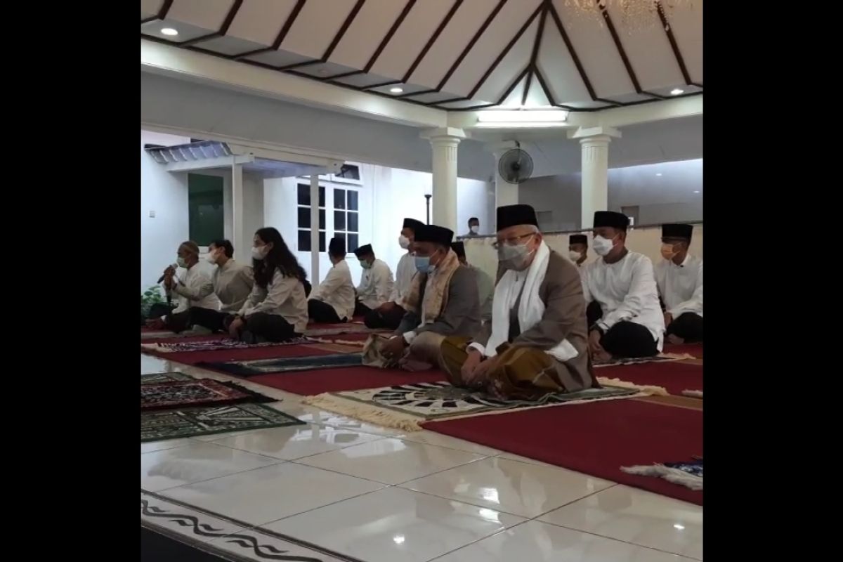 Wapres Ma'ruf Amin shalat Id di pendopo kediaman dengan protokol kesehatan ketat