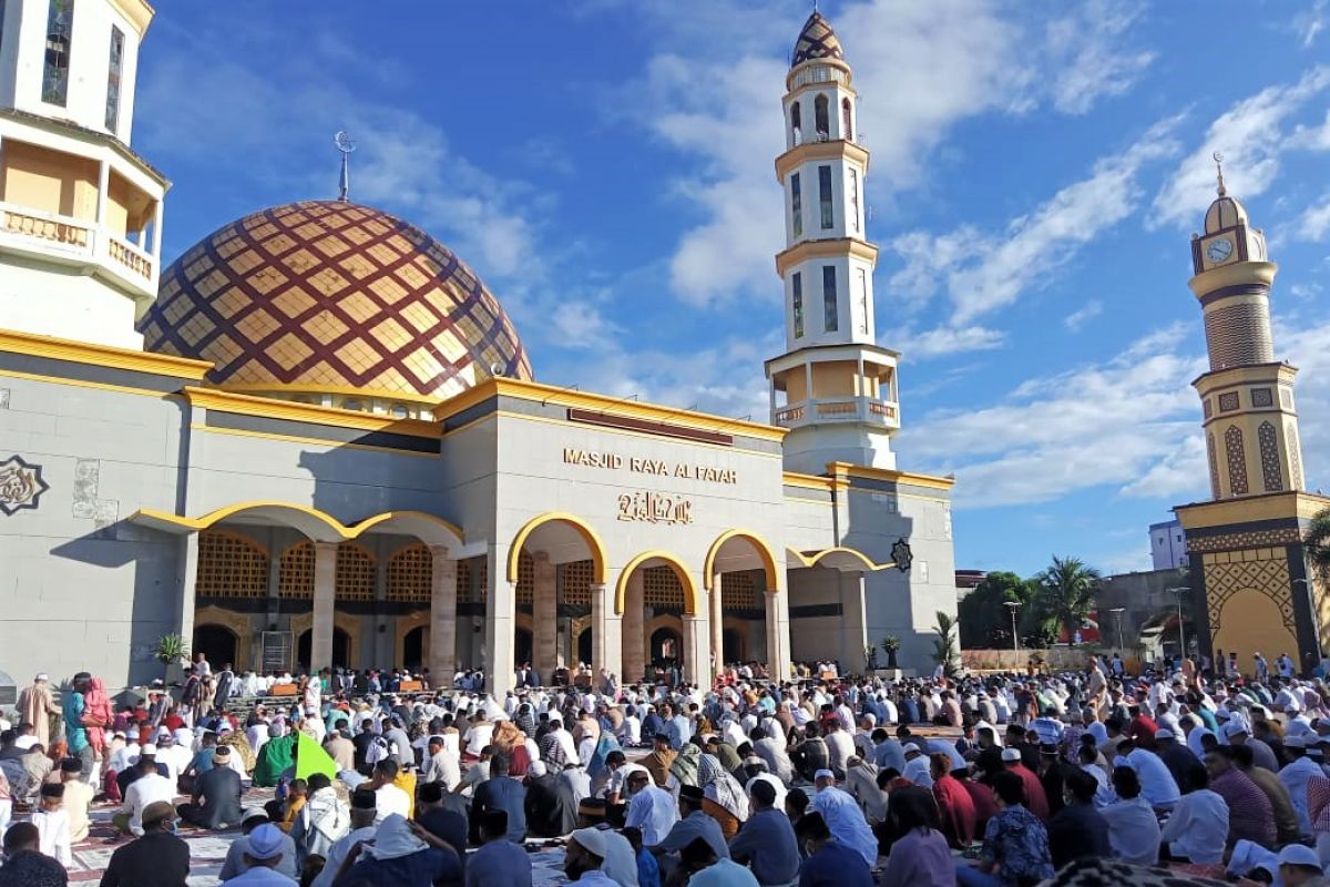 Ribuan umat Islam di Kota Ambon hadiri Shalat Id di masjid Raya Alfatah