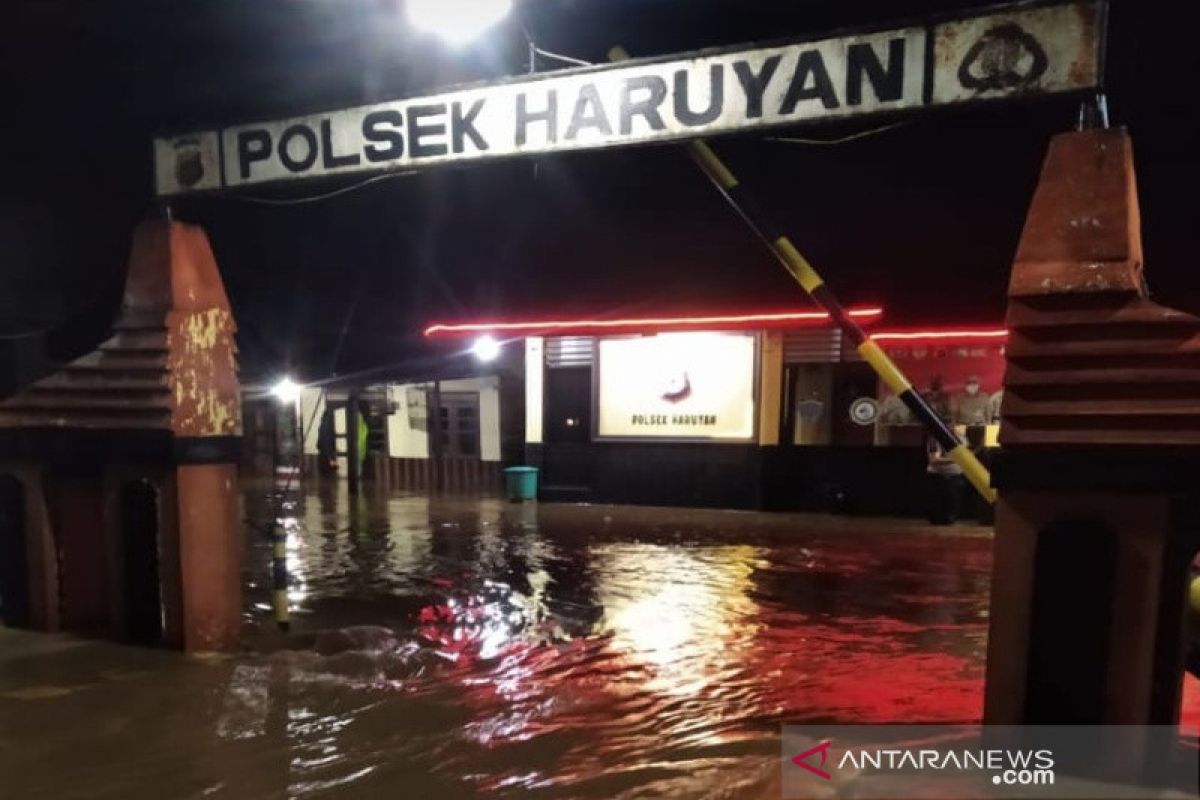 Banjir di Haruyan HST sudah surut, ruas jalan bisa dilalui