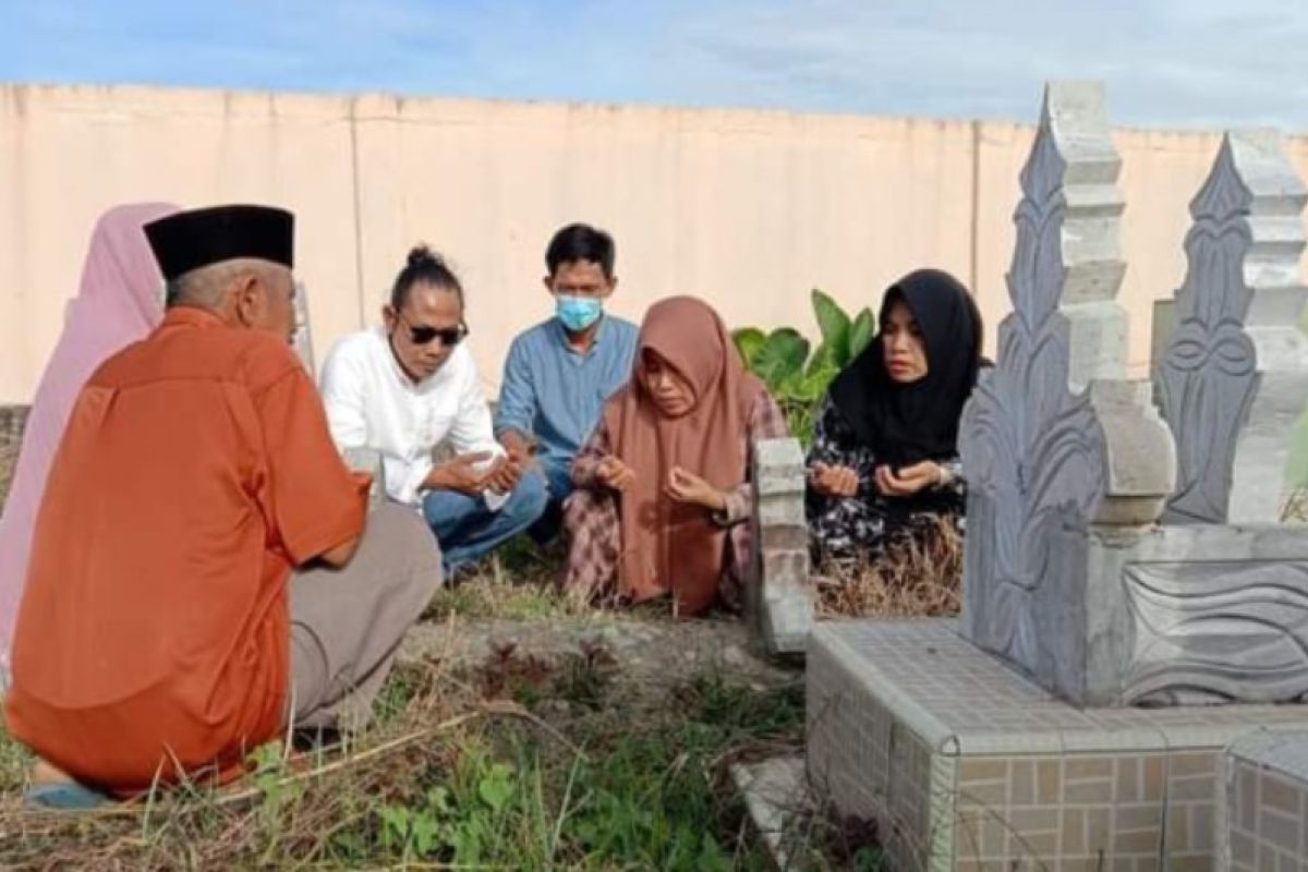 Pekuburan Islam di Mamuju Sulbar dipadati peziarah