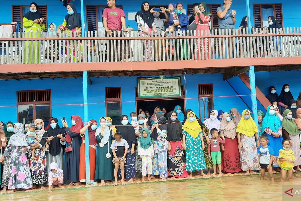 Petugas diharapkan jamin protokol kesehatan di tengah banjir