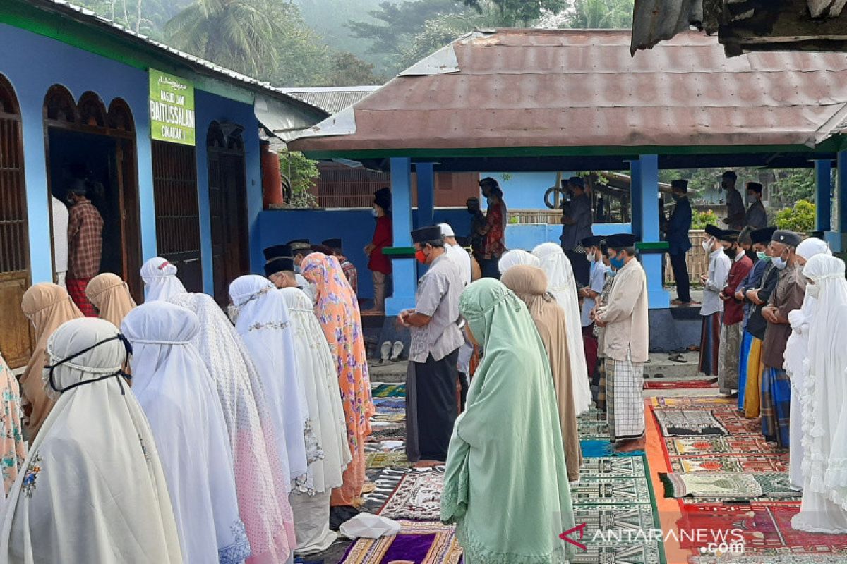 Penganut Islam Aboge di Banyumas  laksanakan Shalat Id pada Jumat ini