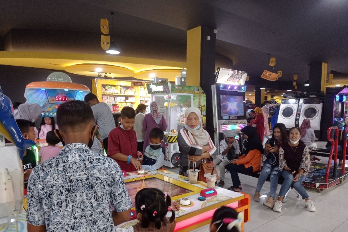 Arena permainan jadi sarana alternatif libur lebaran di Padang