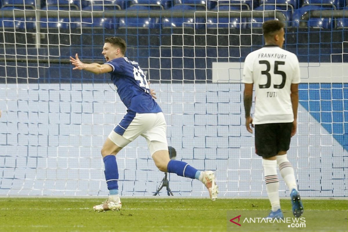 Schalke jegal kesempatan Frankfurt masuk empat besar