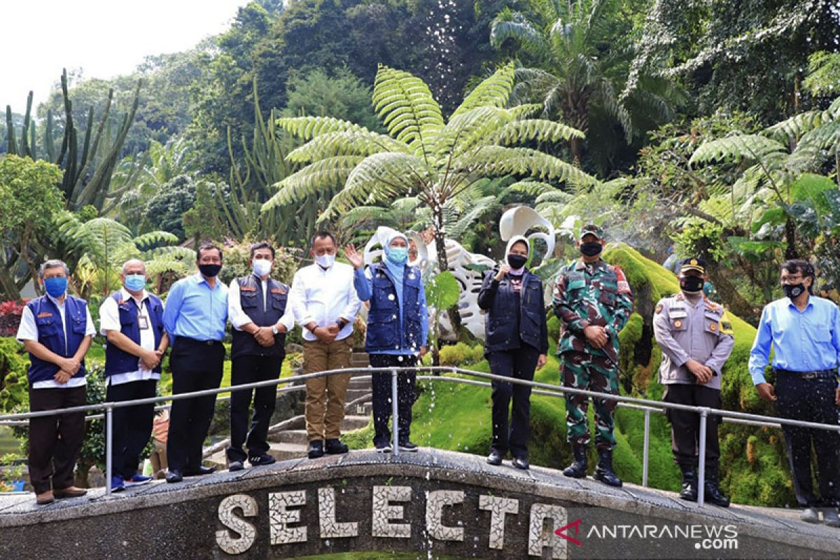 Gubernur Jawa Timur minta wisatawan patuhi protokol kesehatan