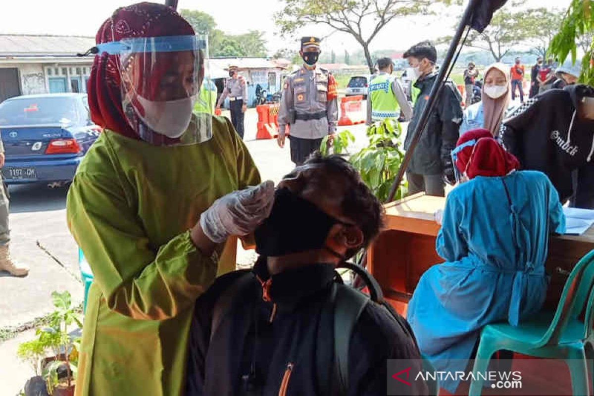 Dua pemudik reaktif COVID-19 batal pulang ke Jakarta