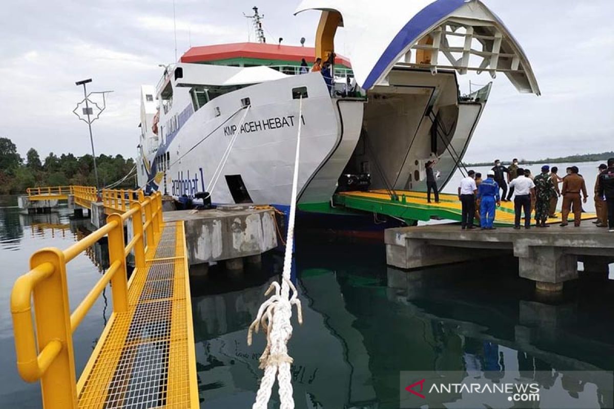 Cuaca buruk di Simeulue, kapal feri tetap berlayar