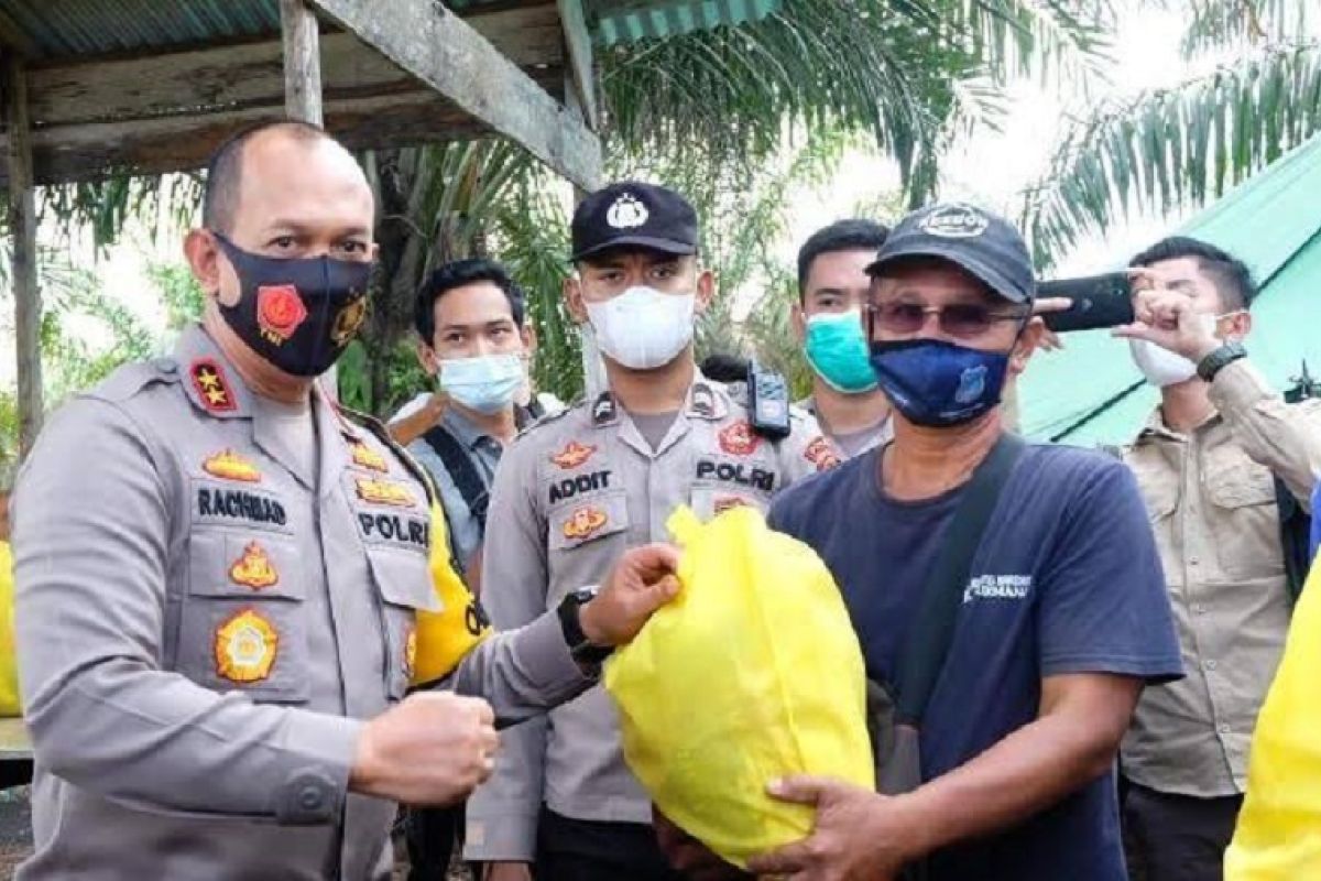 Polda Jambi membagikan 250 ribu masker antisipasi lonjakan COVID-19