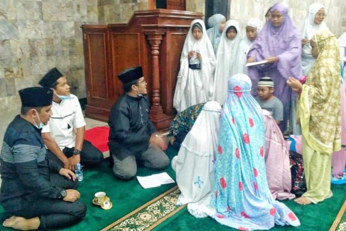 Nagari Ampang Gadang gelar tradisi Khatam Al Quran saat lebaran