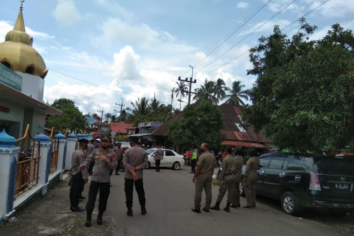 Petugas tingkatkan pengamanan di objek wisata Pantai Sasak Pasaman Barat