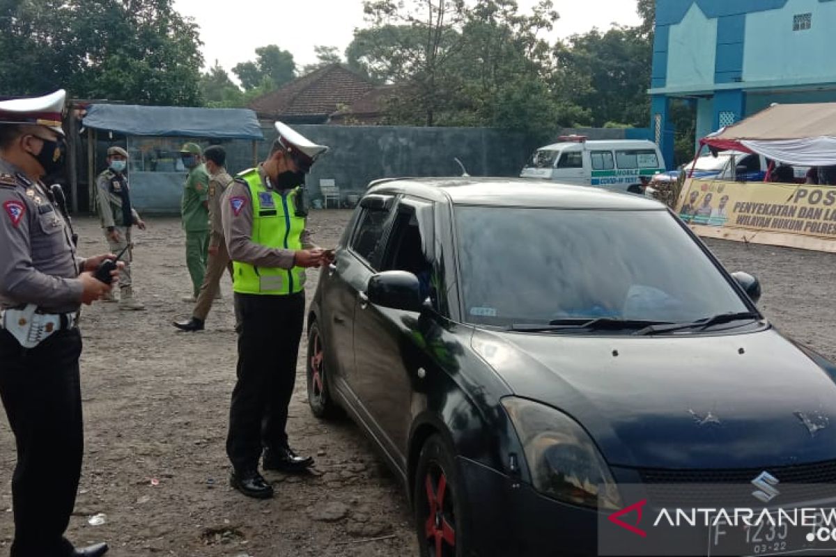 1.076 kendaraan dari luar daerah ke Sukabumi diputar balik