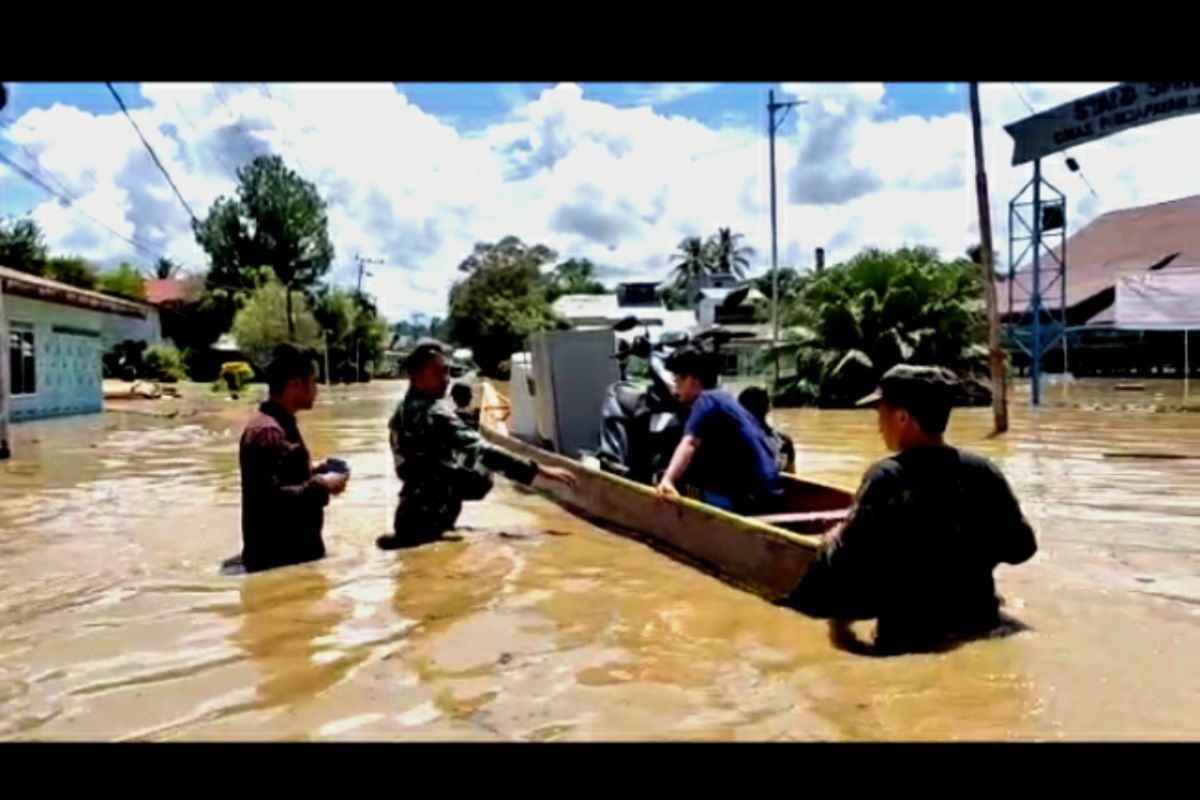 Warga mengungsi, Banjir landa beberapa desa di Kaltara