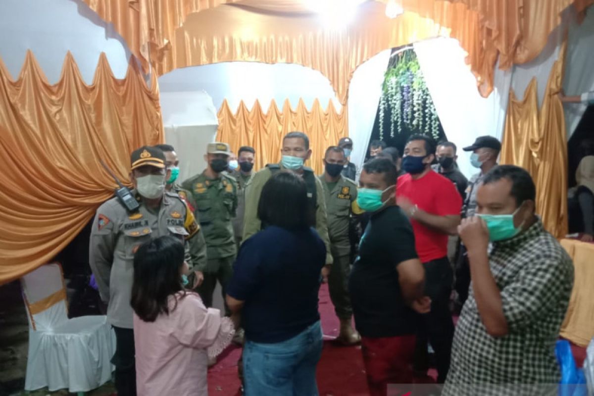 Satgas COVID-19 Payakumbuh telah bubarkan dua kegiatan keramaian