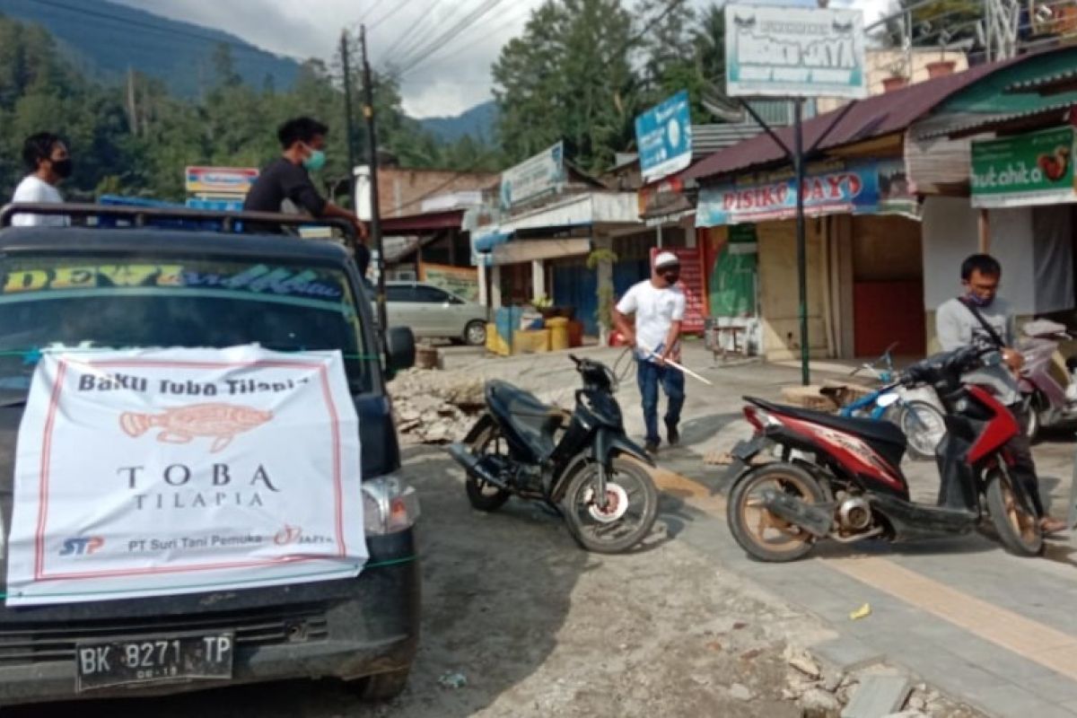 Zona merah COVID-19, PT Japfa semprot disinfektan di Parapat