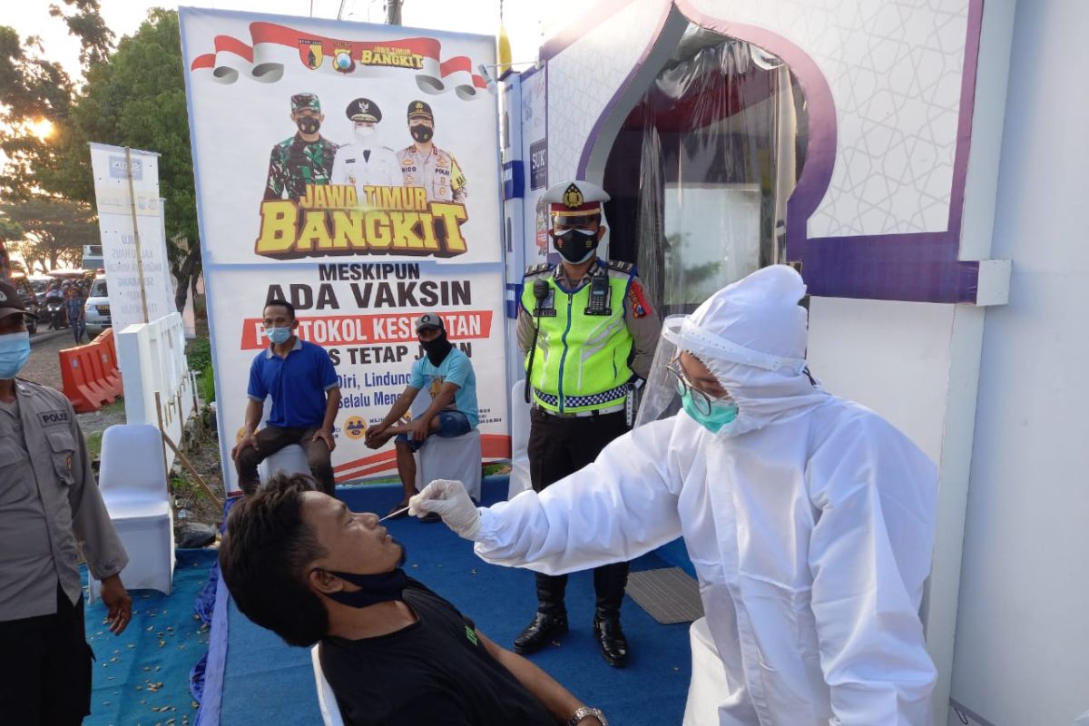 Polisi Gresik temukan pemudik positif COVID-19 setelah rapid antigen