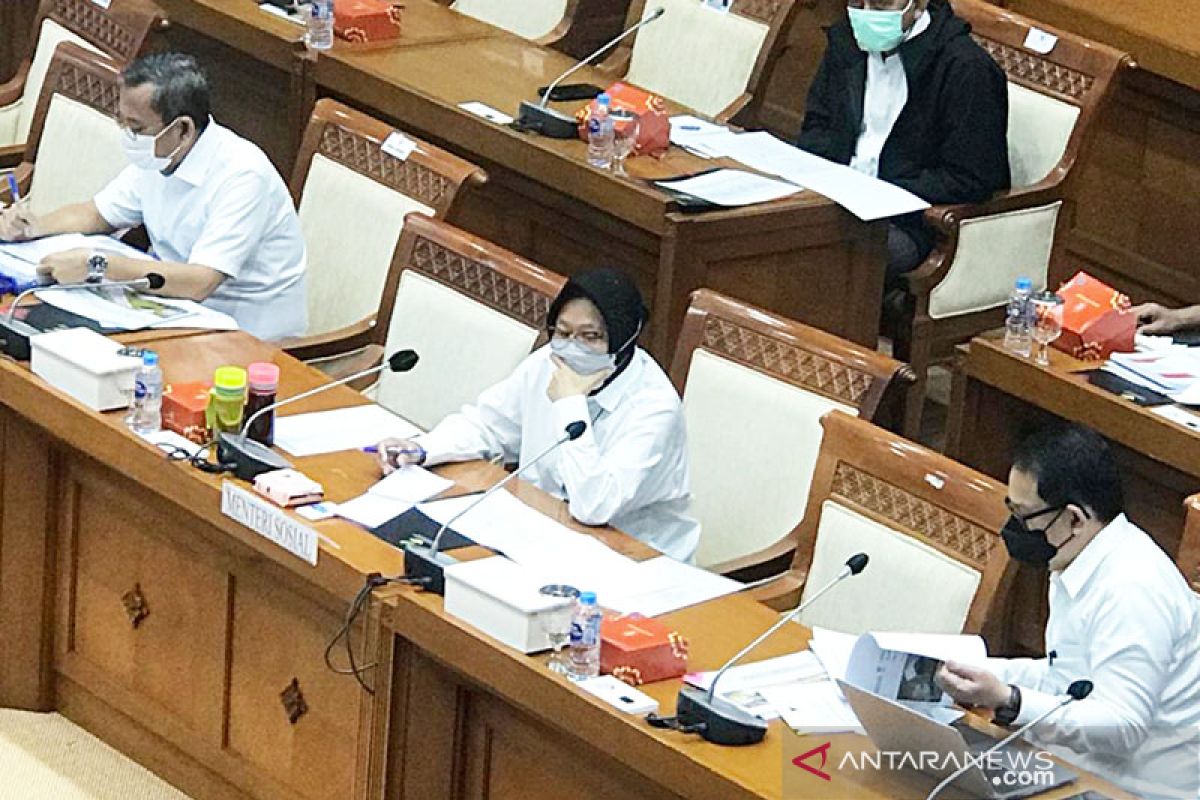 Risma: BNPB tak dicantumkan di RUU PB bukan untuk memperlemah lembaga