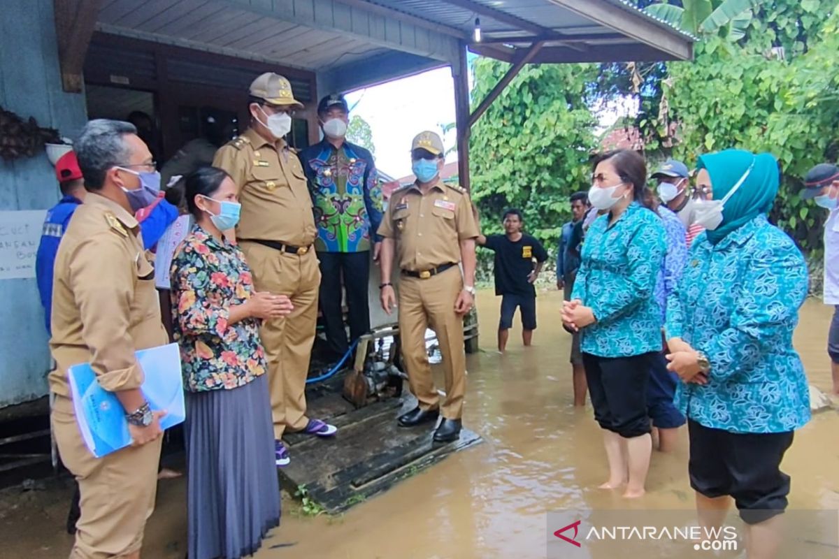Gubernur minta inventisir data warga terdampak  banjir untuk keperluan bantuan