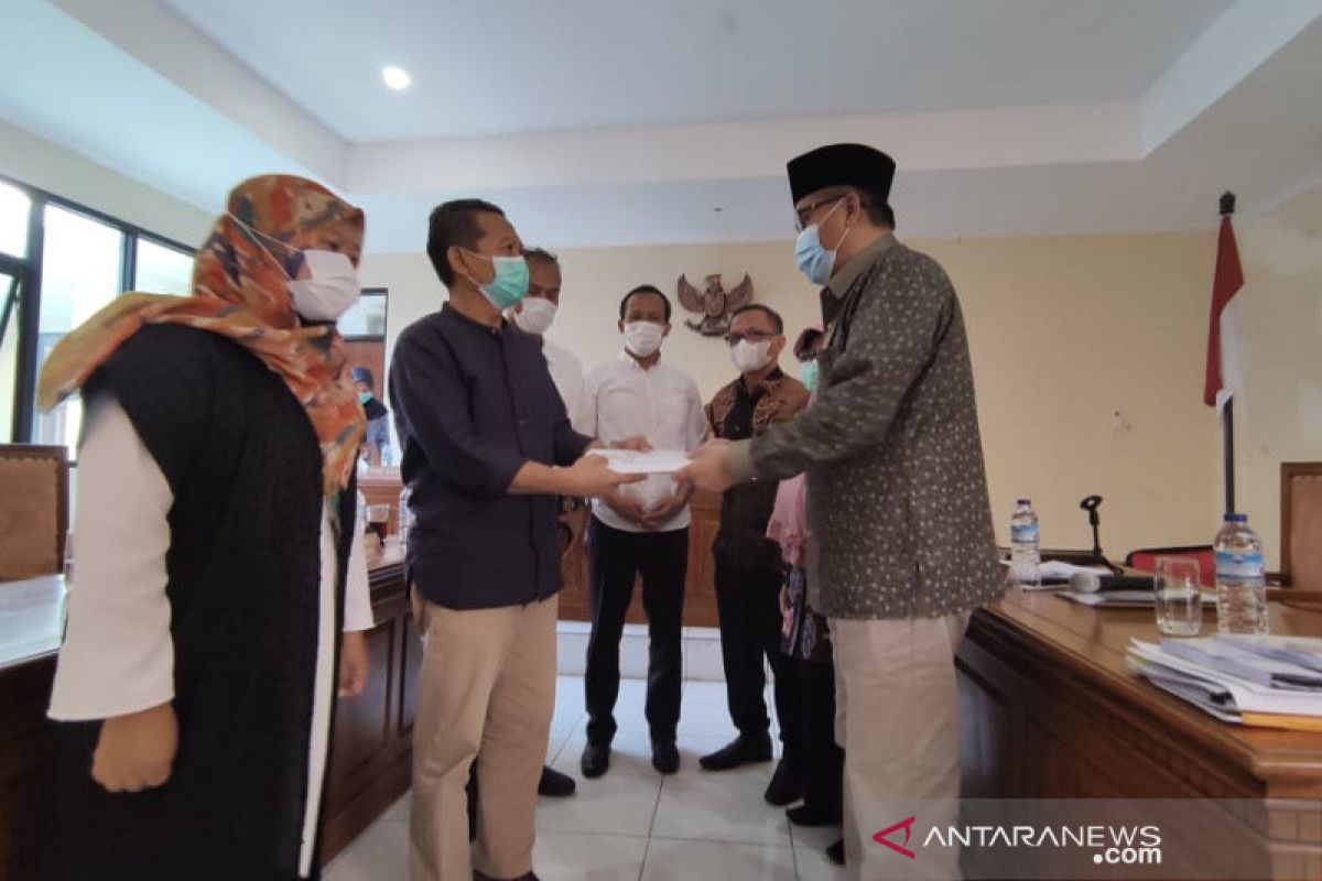 Anggota Komisi Informasi Jateng pelaku KDRT dipecat