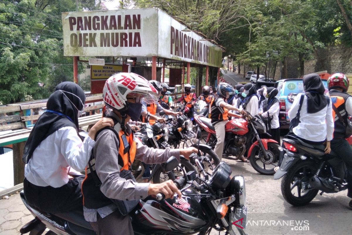 Antisipasi COVID-19, jasa ojek di kawasan wisata Kudus didorong transaksi nontunai