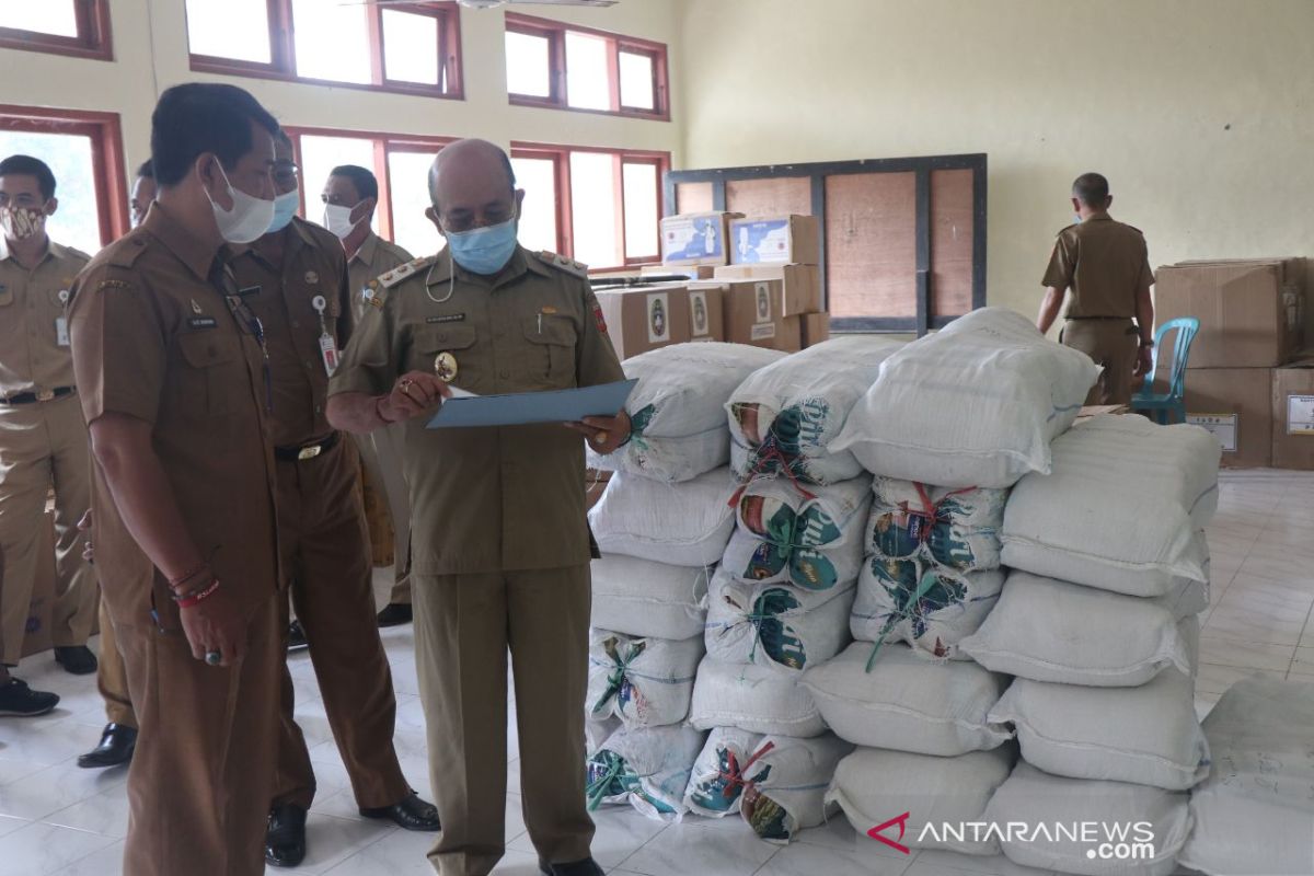 Wabup Karangasem pantau bantuan COVID-19