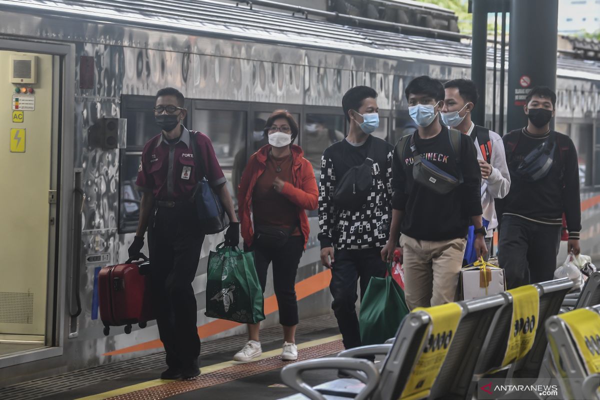 Calon penumpang kereta api jarak jauh bisa "refund" tiket 100 persen