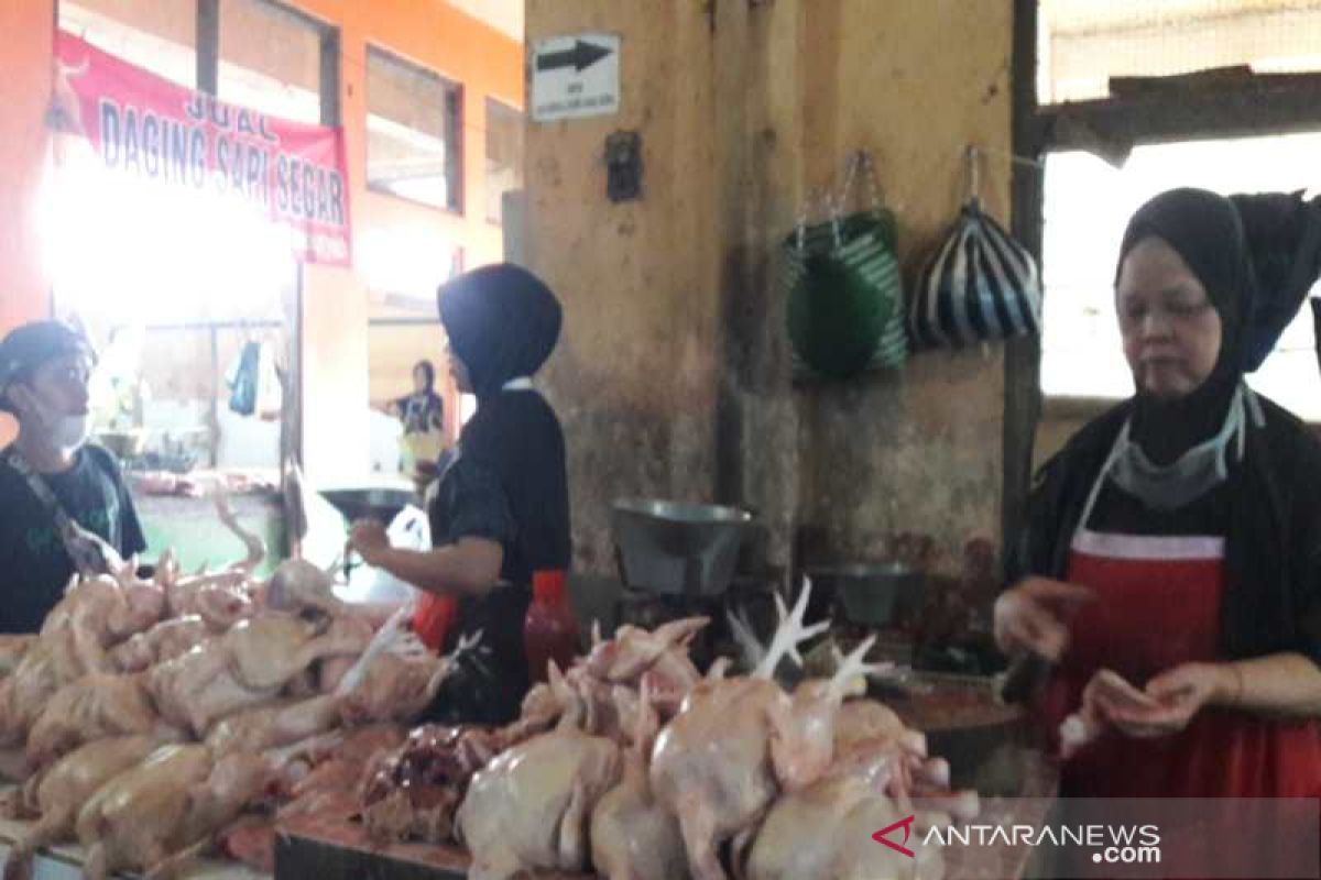 Harga daging di Temanggung bertahan tinggi