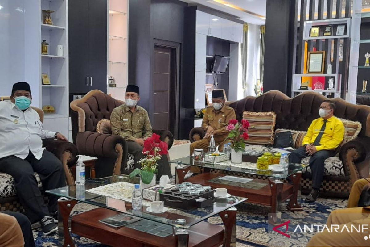 Bupati Padang Pariaman-Rektor IAIN Batusangkar audiensi guna dukung visi-misi "satu rumah satu sarjana"