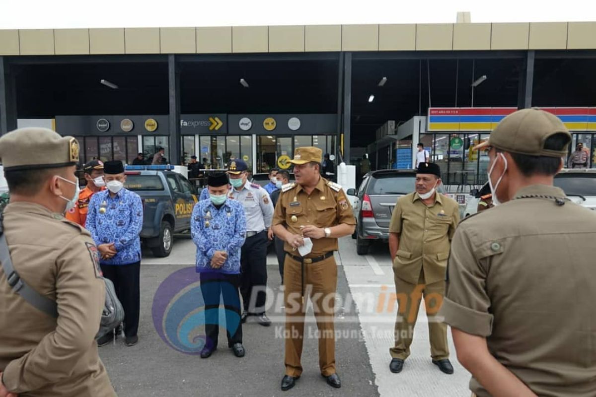 Bupati Lampung Tengah cek posko pengamanan di KM 172