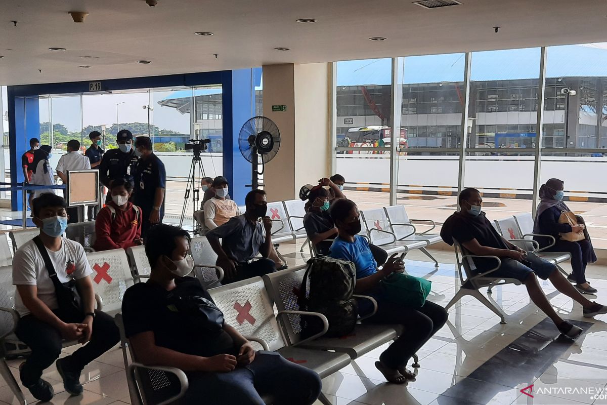 Terminal Pulogebang catat lonjakan penumpang arus balik pada Sabtu